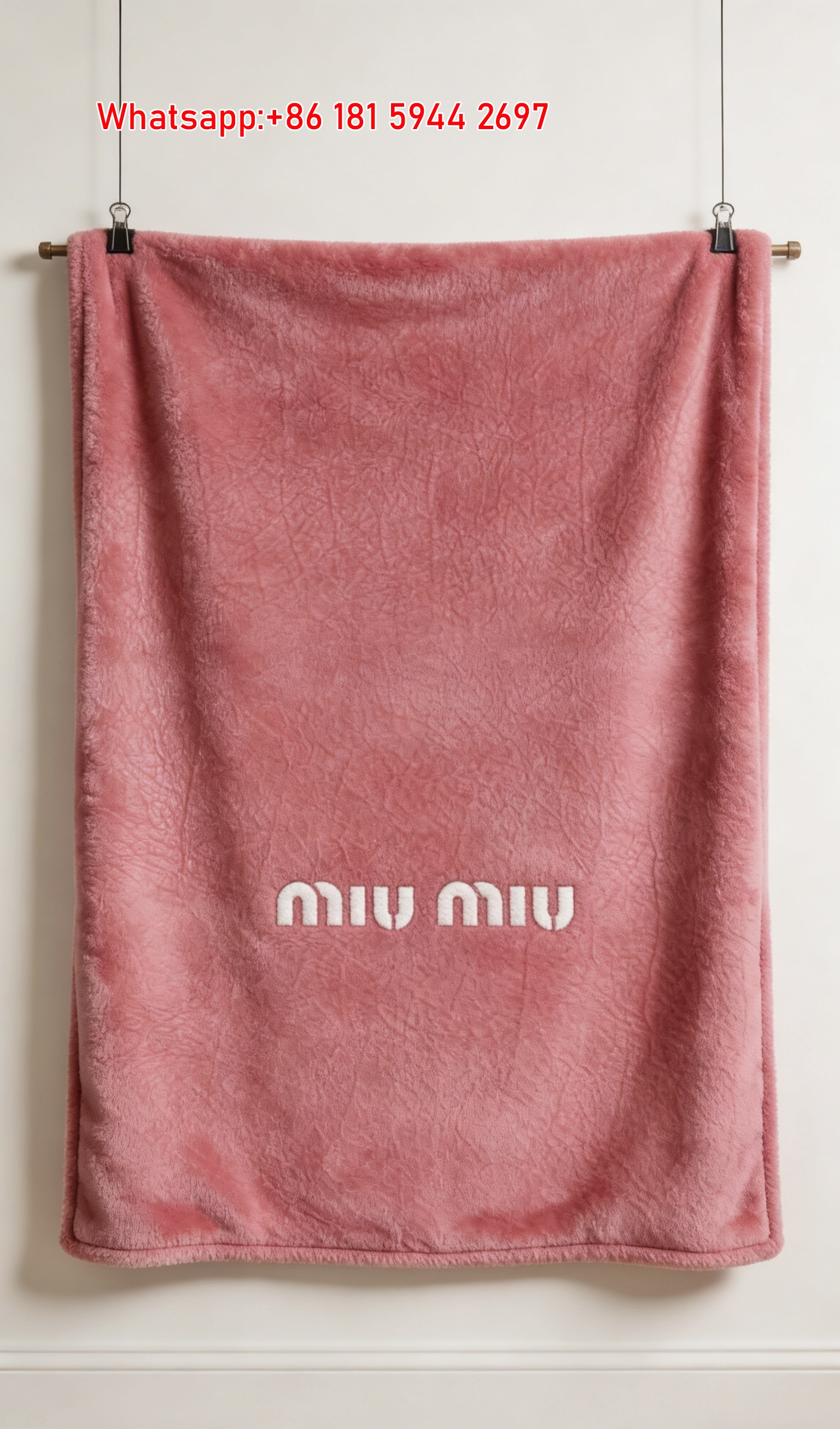 Miu Miu Hot Pink Leather Texture Flannel Throw Blanket Miu Miu Logo Printed Sofa Blanket IMG_0385